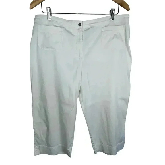 CHICOS Women’s White Casual Cotton Blend Capri Pants 2 - Picture 1 of 5